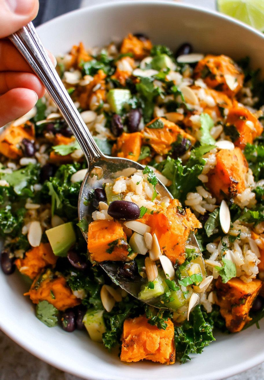 Ein Bild von einer Schüssel mit Sweet Potato Sweet Chili Bowls.